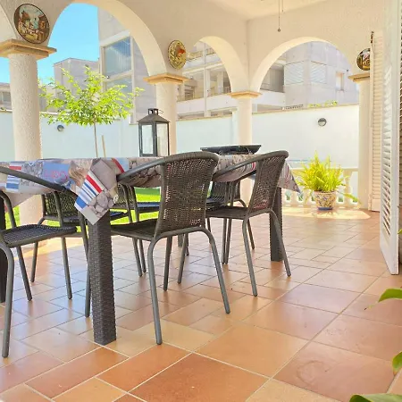 Villa Cambrils Beach Villa *